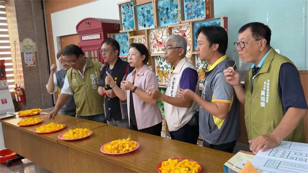 高雄原鄉再防颱！颱風前搶收芒果　苓雅區公所收購100箱力挺果農