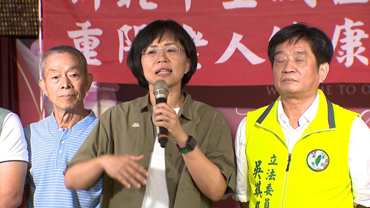 新北市長選戰！蘇巧慧拚都更政見　李四川到對手選區拜廟拔樁