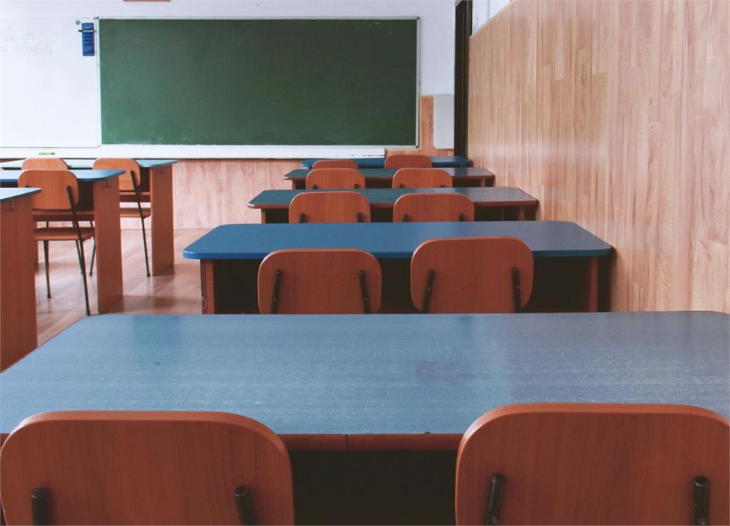萬人響應「國高中上課延10點」 醫:20%人晚睡晚起頭腦才清楚
