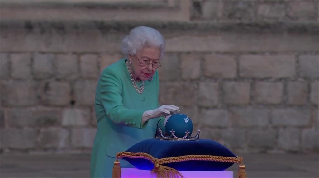 英女王歡慶登基70年 大英國協同步點燈