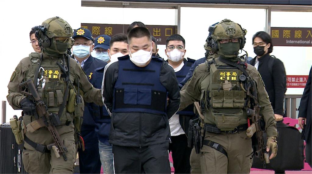 三環幫大哥慘被槍殺斷掌！　5嫌投案從日、泰押解返台