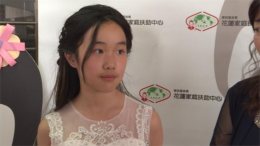 12歲少女拉琴義演 捐25萬助貧童