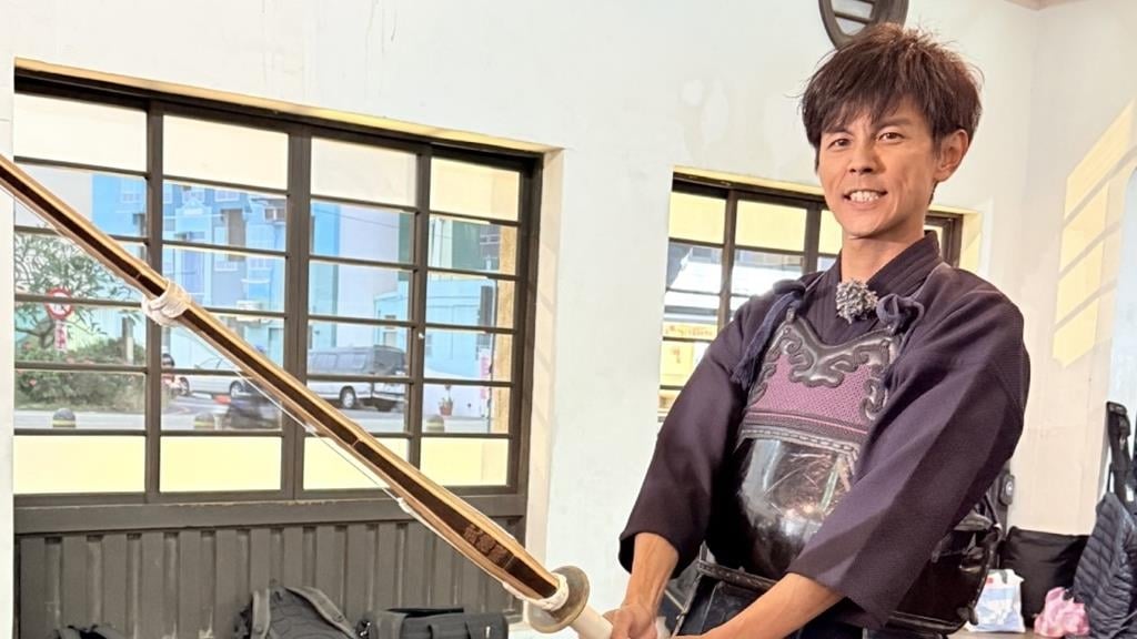 阿翔錄影被突襲！當眾慘遭「蓋布袋」毆打 對方身分曝光竟是熟人