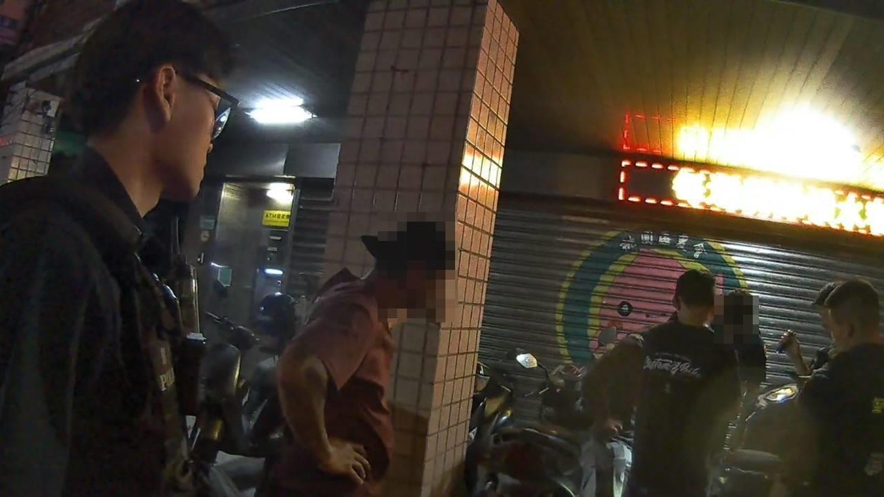 酒醒後尷尬了！　桃園卡拉ＯＫ聚會鬧事　喧嘩鬧街還嗆警　遭依法管束