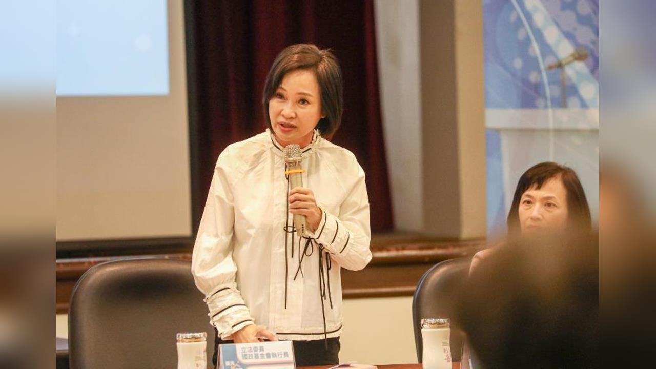 快新聞／高雄市長最新民調出爐！民進黨佔絕對優勢　柯志恩對比4人都慘敗