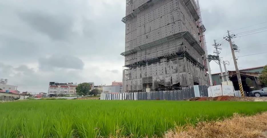 議員控台中建案涉「違法變更」　農地變道路增建案容積率