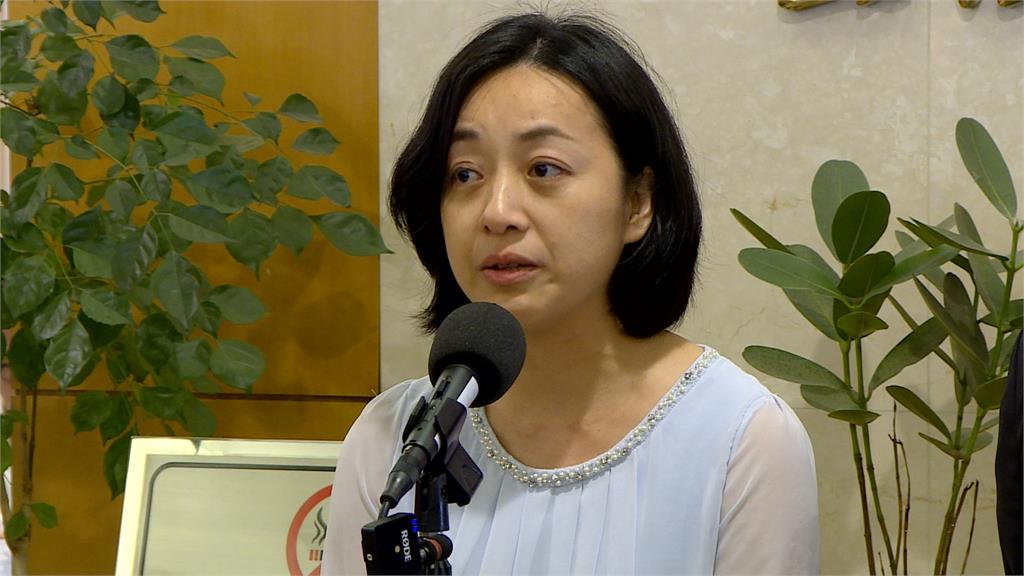 "個人痛苦不該為政治工具" 王婉諭淚批李來希  