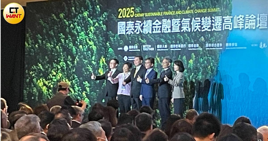 關稅衝擊？台灣企業會順利過關　國泰金李長庚談「去美元化」誰來替代