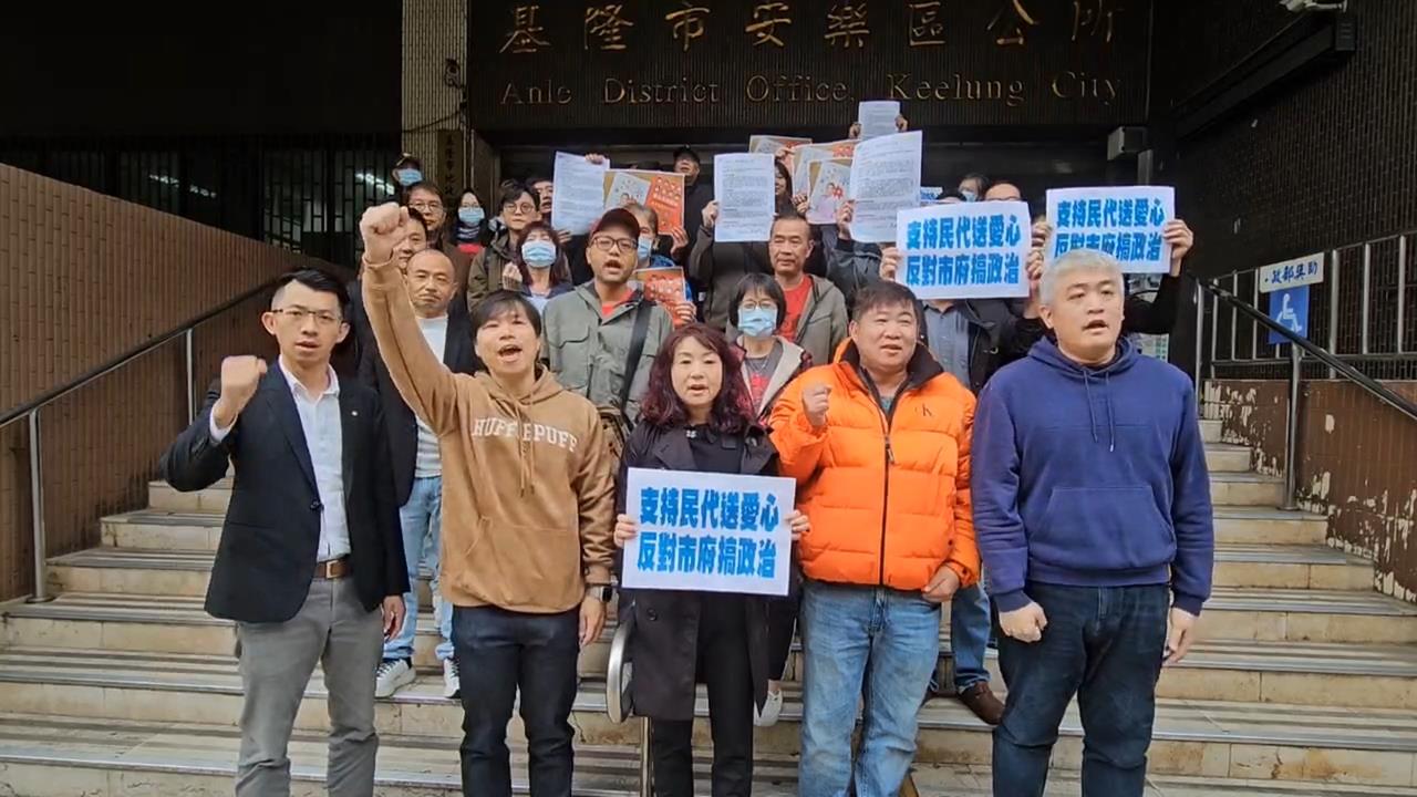 童子瑋送學童耶誕繪本遭市府婉拒 家長批:謝國樑搞政治