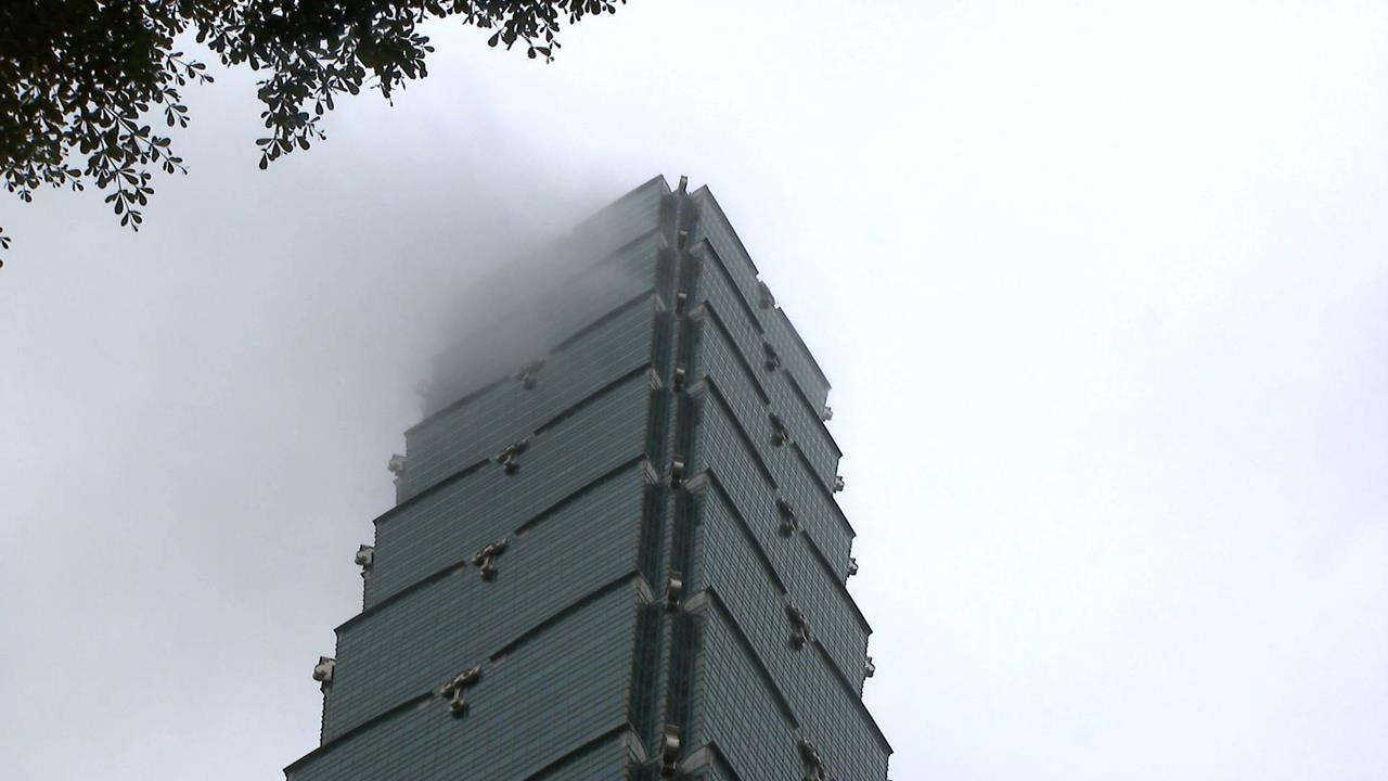 攀登101延至週日！Alex：尊重大自然　賈永婕PO文「史詩級活動值得等待」