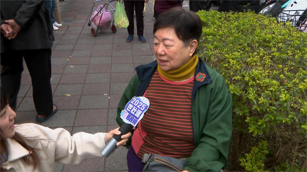 腰痛也要來！選民不滿立委王鴻薇　簽署第二階段罷免意向書