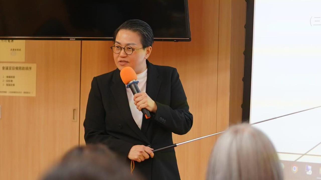 快新聞／糗了！中國五毛出征酸「慕洋犬」鬧場　反遭作家一句神回嗆爆