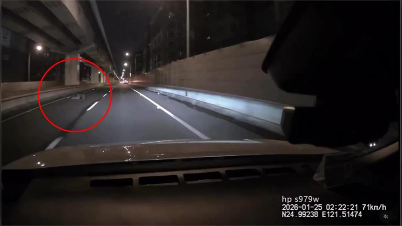快新聞／行車紀錄曝司機丟包害死頂大生「開車1分鐘後才報警」