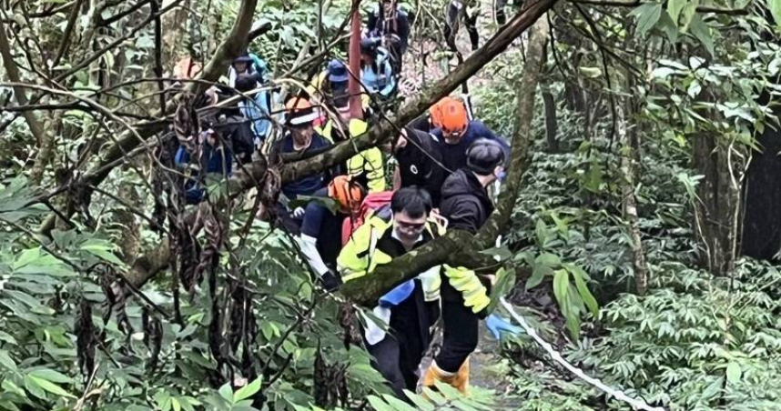 81歲領隊登雙溪古道突倒地不治　山友、警消接力救援仍回天乏術