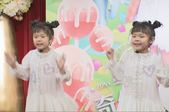 左左右右發EP  小美女高呼沒人追