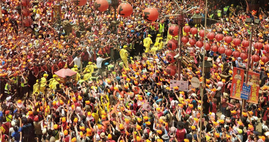 白沙屯媽祖吸引上萬人潮　店家抱怨「生意不好」慘被罵翻：只想賺錢