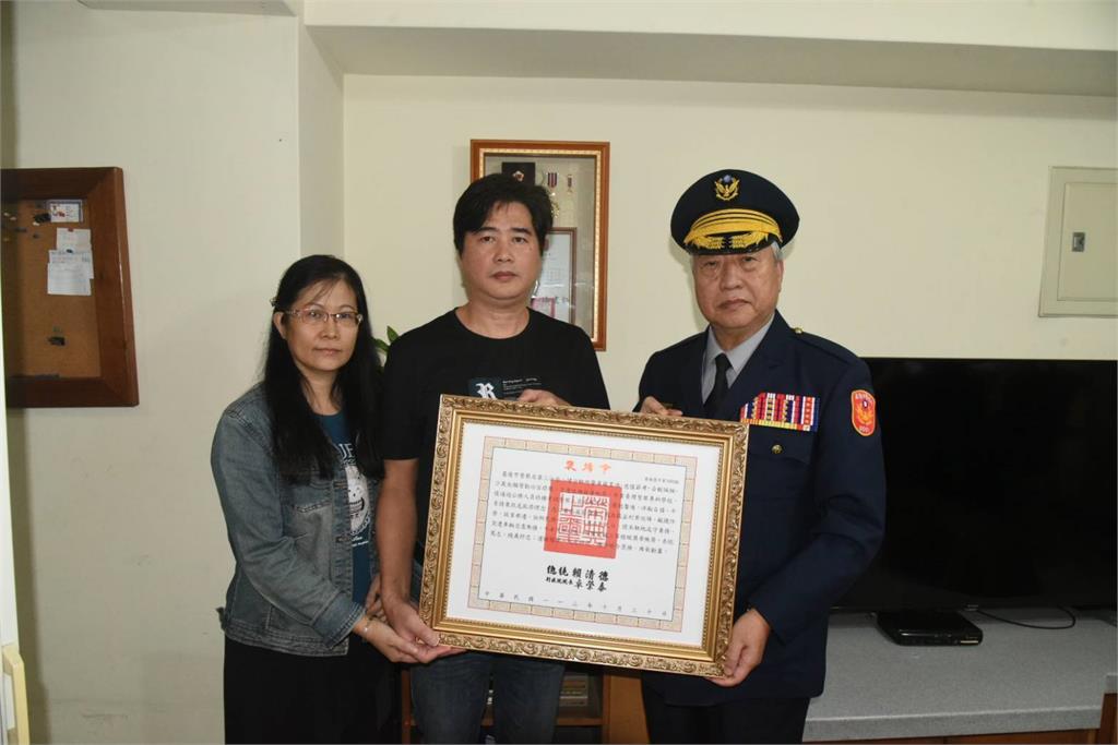 快新聞／基隆24歲警值班台遭撞喪命　獲頒總統褒揚令、從優撫恤2000萬
