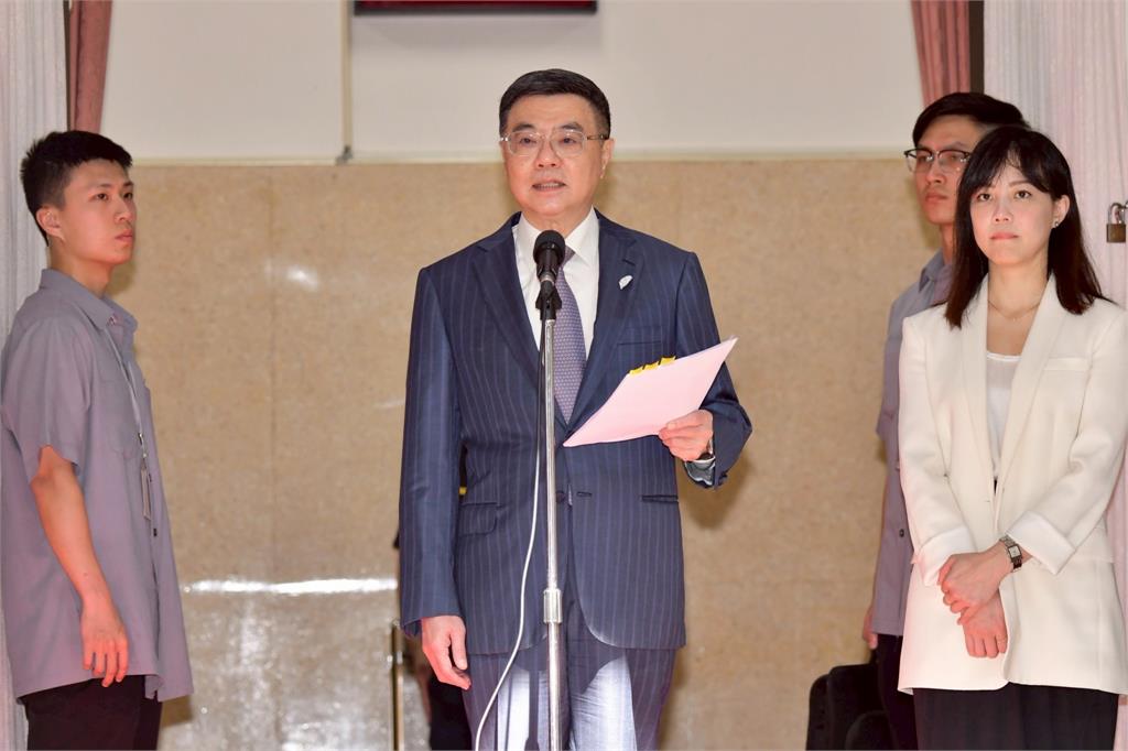 快新聞/在野峰會稱要反綠共 卓揆酸:連勝文、夏立言都跟獨裁者握手