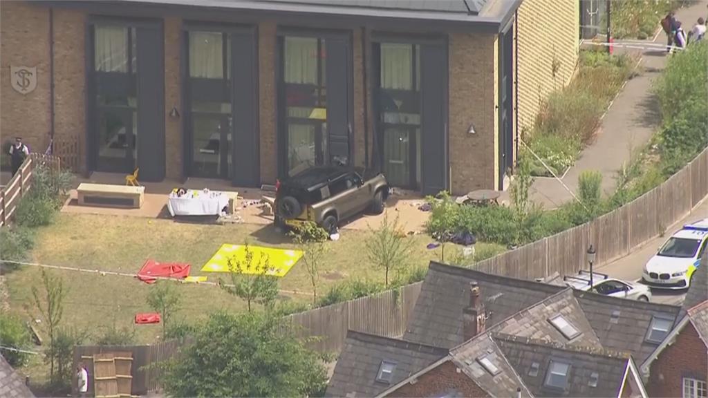英國發生汽車衝撞小學事故　9人受傷包括7名兒童