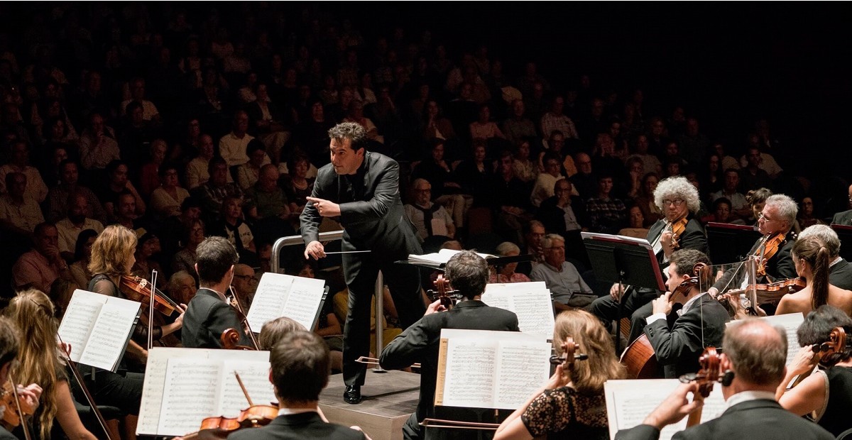 重新「體驗」交響樂 巴斯克管弦樂團無曲目演出大受歡迎