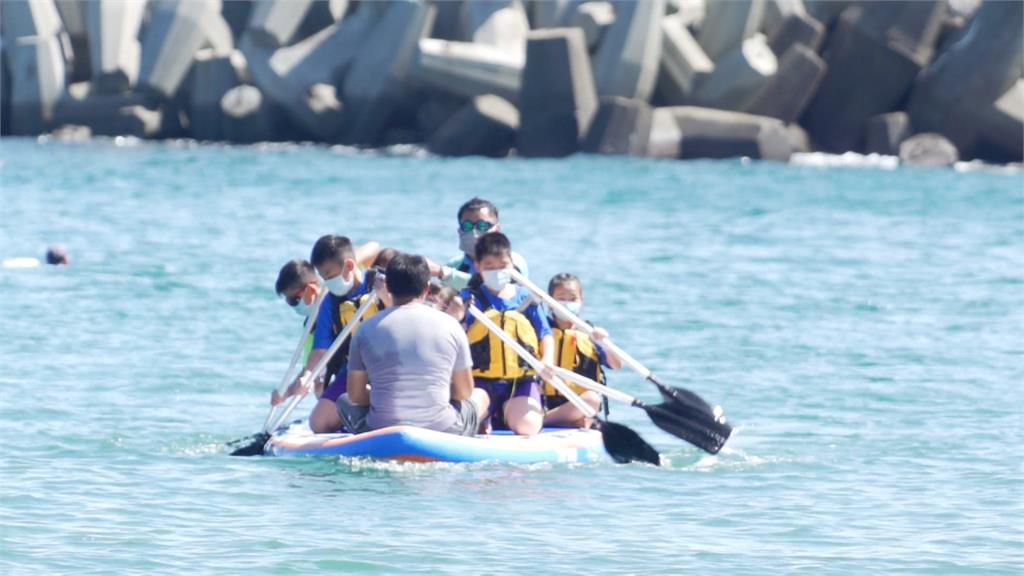 SUP水上活動變課程　宜蘭育英國小發展海洋教育