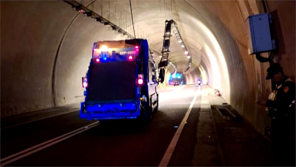 恐怖！台62隧道支撐架銹蝕　隧道線槽墜落砸車