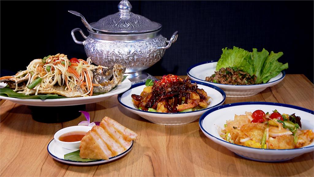 青木瓜拌魚　酸辣醬汁透入魚肉吃來更清爽