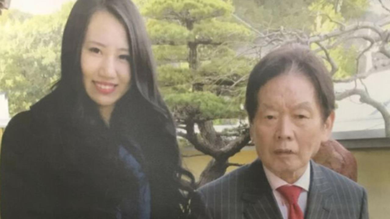 77歲「千人斬富豪」娶小55歲AV嫩妻後暴斃！3億遺產家人竟一毛都沒有…原因曝光