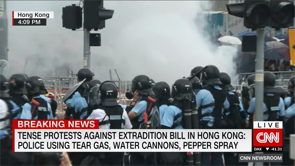 反送中／港人示威阻逃犯條例 警祭水柱、催淚瓦斯、橡膠子彈鎮壓