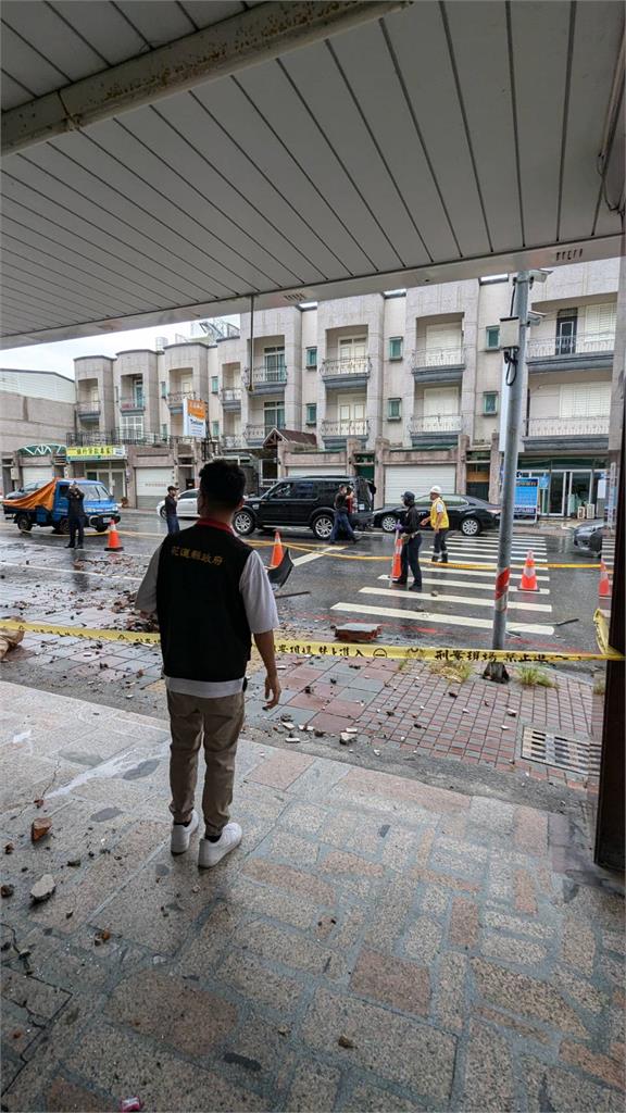 颱風天女兒牆砸落釀1死1傷　釀禍建築頂加蓋確認為違建