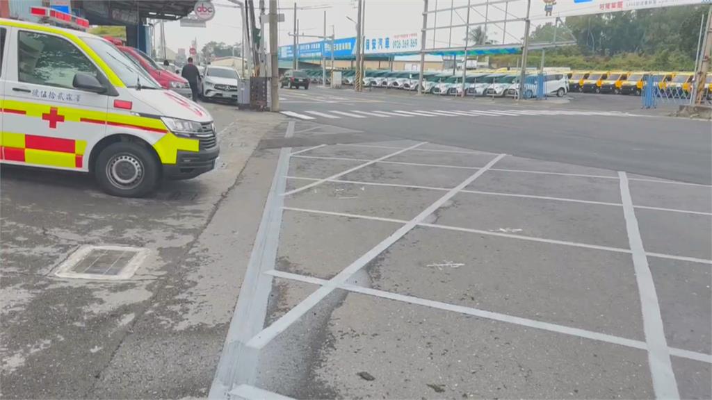 消防隊門口2天內兩起車禍　消防隊員秒救援
