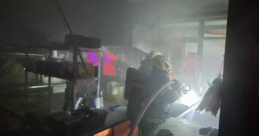 彰化人氣鵝肉名店深夜竄火！廚房突冒濃煙　老饕驚喊「愛店別有事」