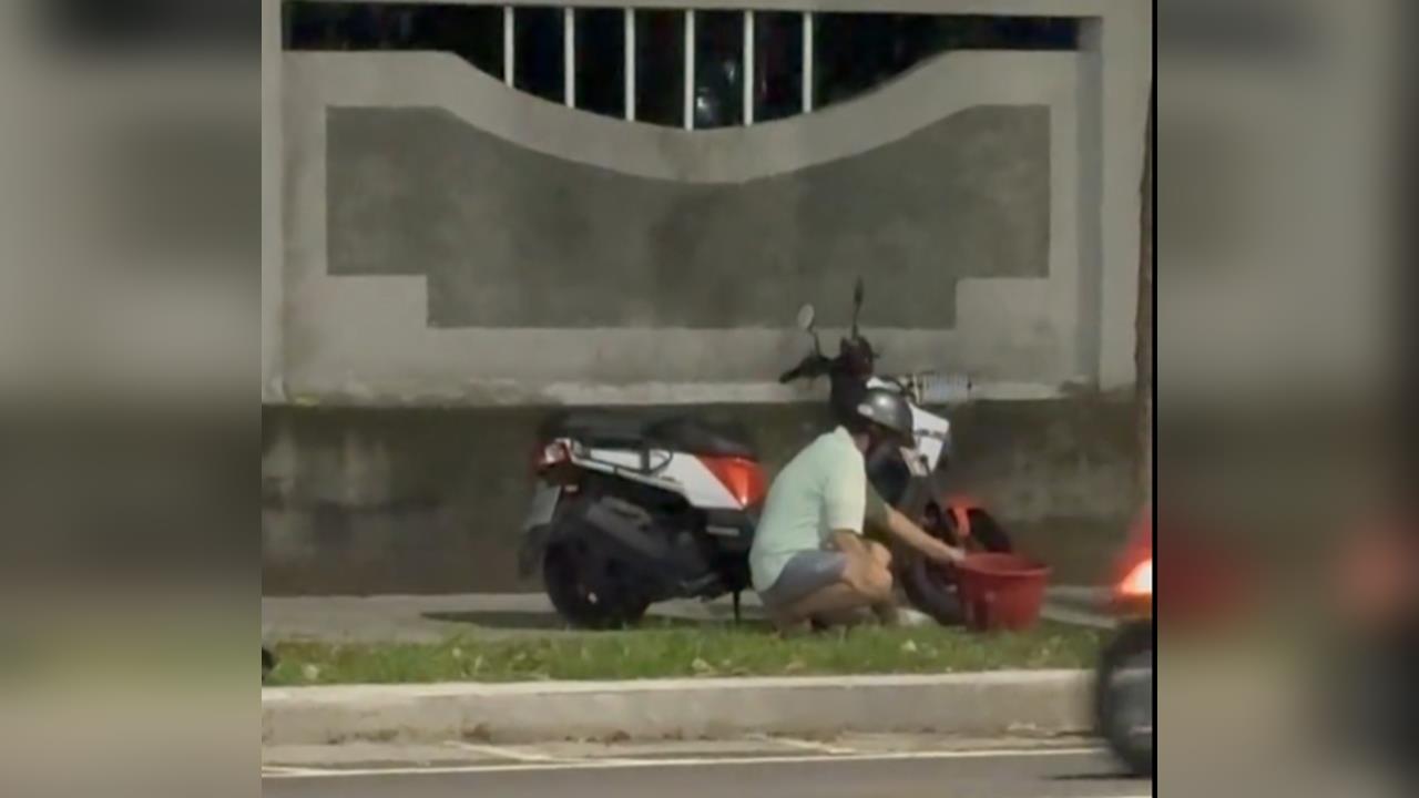 高雄鏟土賊自備「鍋子當鏟子」 民眾笑:熱身幫光復鄉挖土?