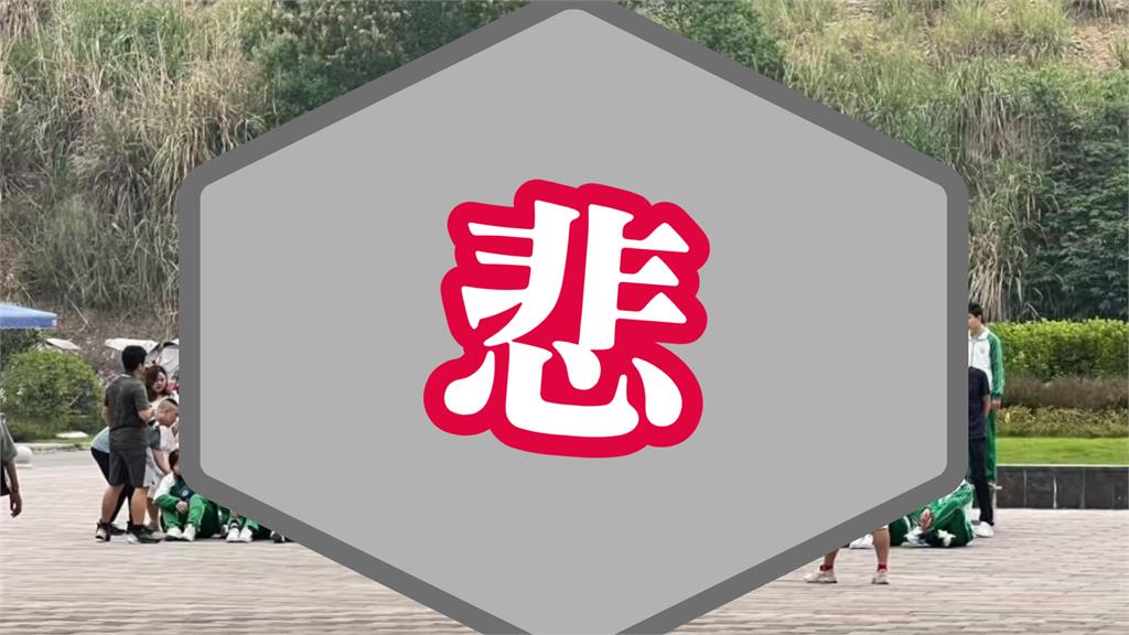 罹癌少年「C位拍畢業照」隔天離世！全班0缺席徒步醫院助圓夢…父淚：沒遺憾
