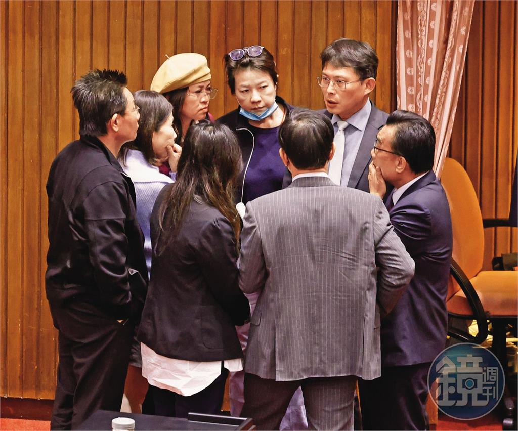 【檢拚起訴接押柯4】民眾黨權力改組在即　一跡象顯示柯指定黃國昌接班有變