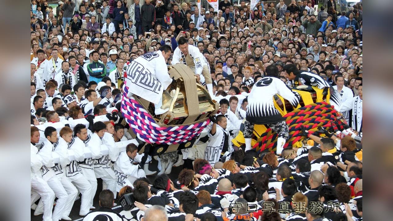 日各地秋季祭典登場 道後溫泉「撞神轎」、沖繩拔河「系滿大綱引」