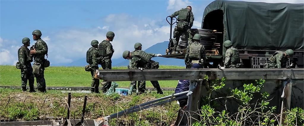 花蓮大雨轟炸空軍基地　圍牆倒塌30公尺恐一個月才能復原