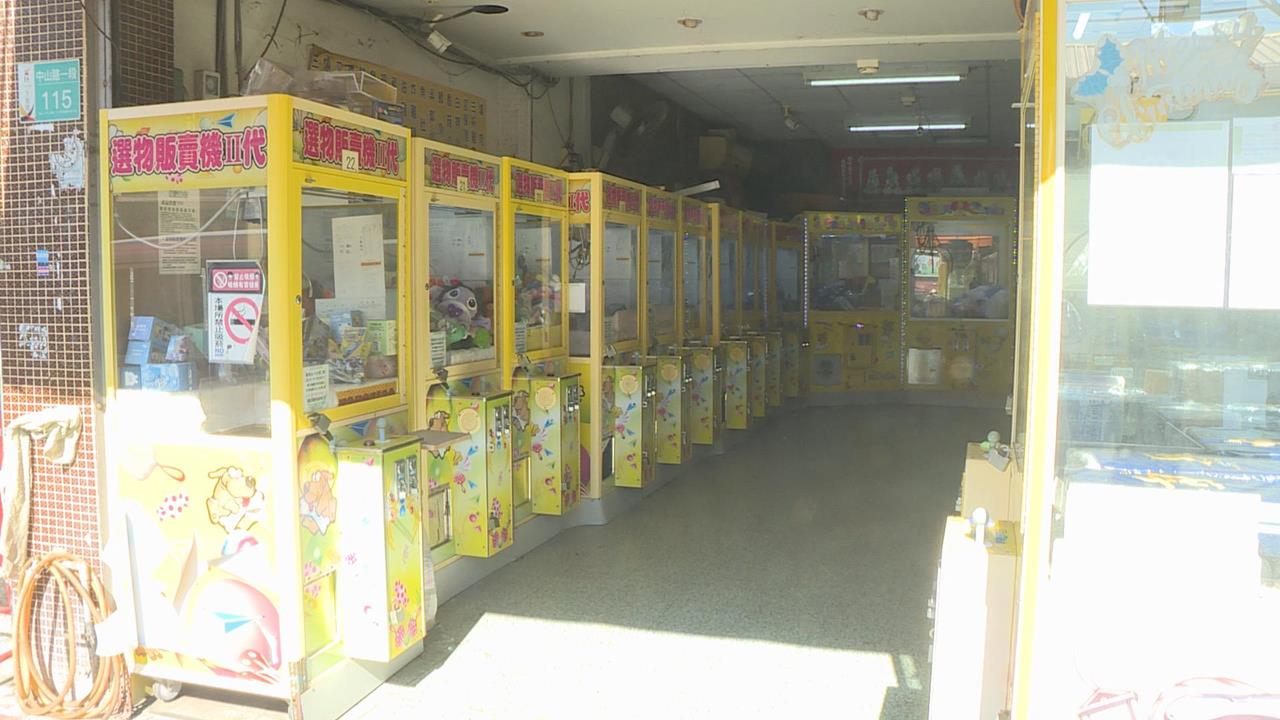 台南下營夾娃娃機店凌晨遭竊 賊持械破壞兌幣機得手上萬逃逸