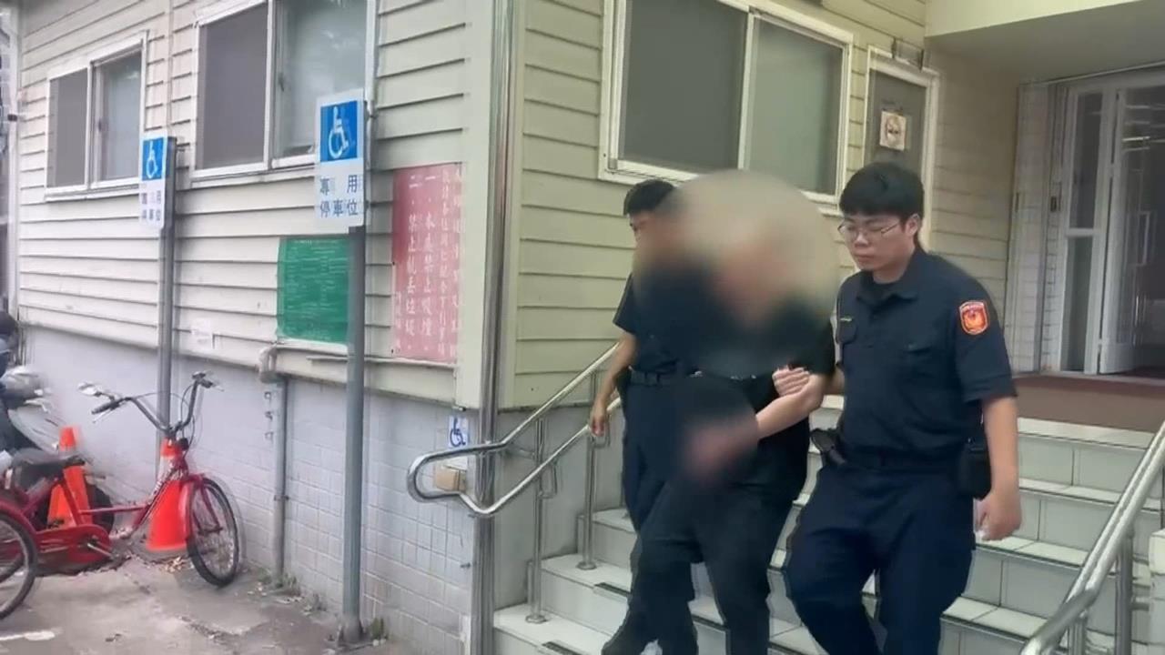 男持「電線纏爆竹」闖新北議長服務處　還喊蔣根煌一聲大哥