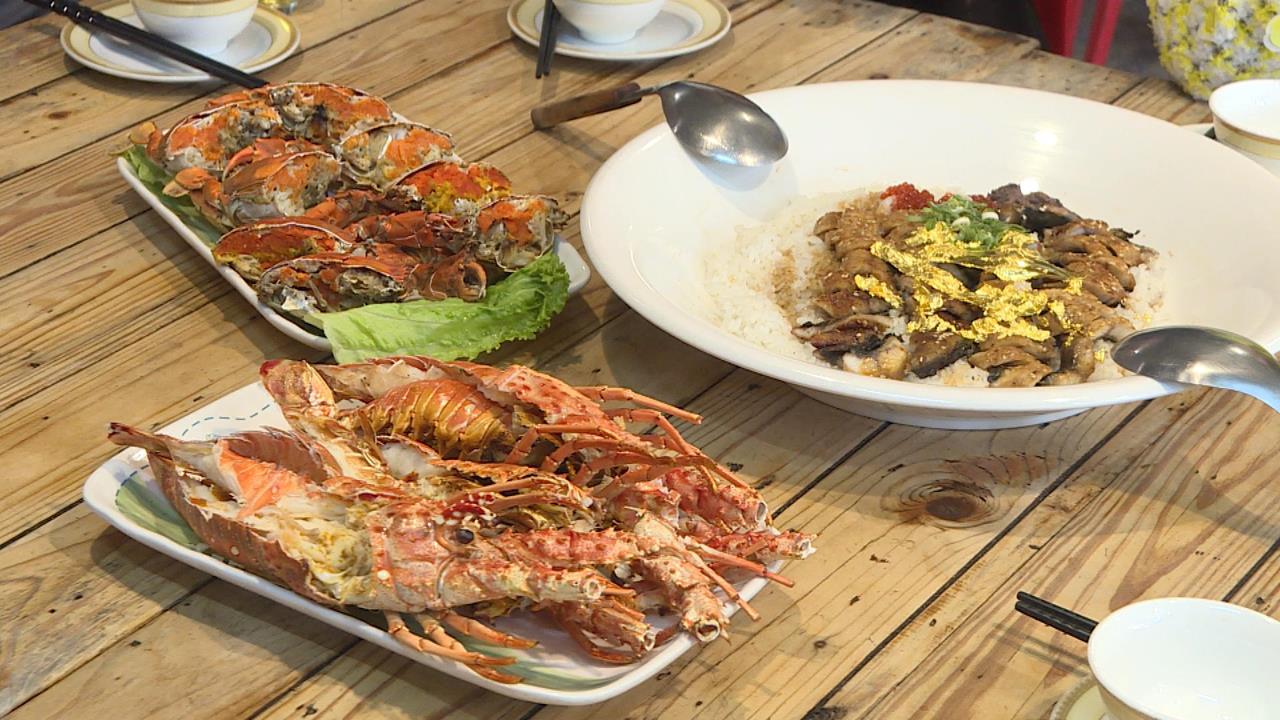 超奢華!台南燒烤店鰻魚豬油飯配金箔 饕客驚呼連連