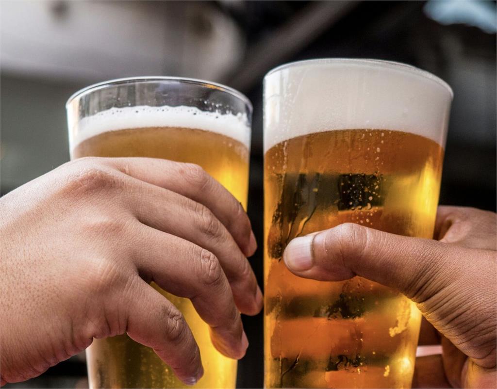 吃完大餐心跳加速、胸悶想吐？   年終「3因素」恐爆心血管急症