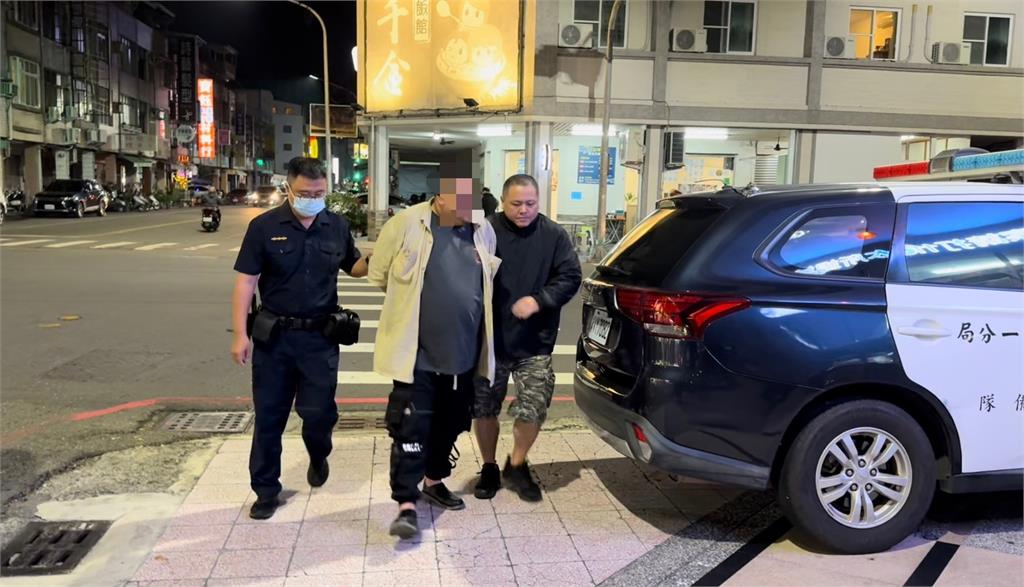 快新聞／高雄暗夜槍響！疑車手同夥拒捕衝撞　警連開2槍1人在逃