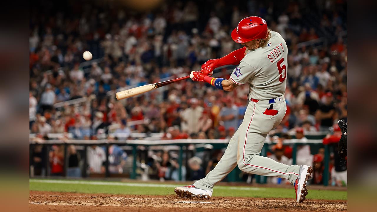 MLB(影)／9局上2出局還沒放棄！費城人單局攻8分大逆轉　國民主場球迷看傻眼
