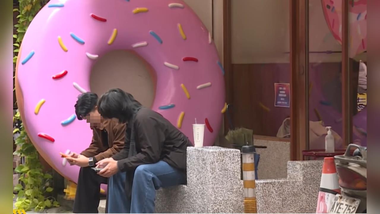 拒12歲以下孩童入內爭議延燒！甜甜圈店二度回應「不破壞規則」網轟：提油救火