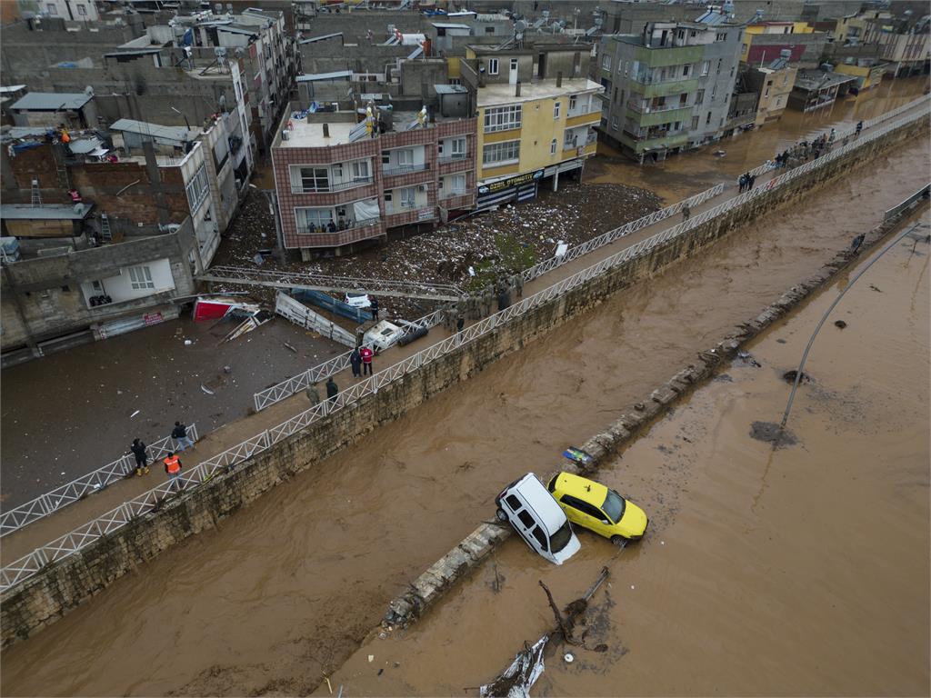 才剛經歷強震！土耳其2災區又遇「洪水」　至少已14人死亡