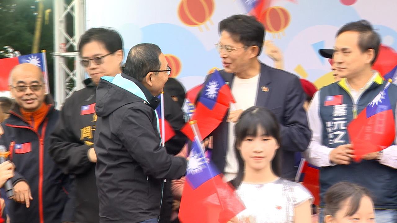 黃國昌新北升旗搶曝光 與侯友宜、劉和然互動少