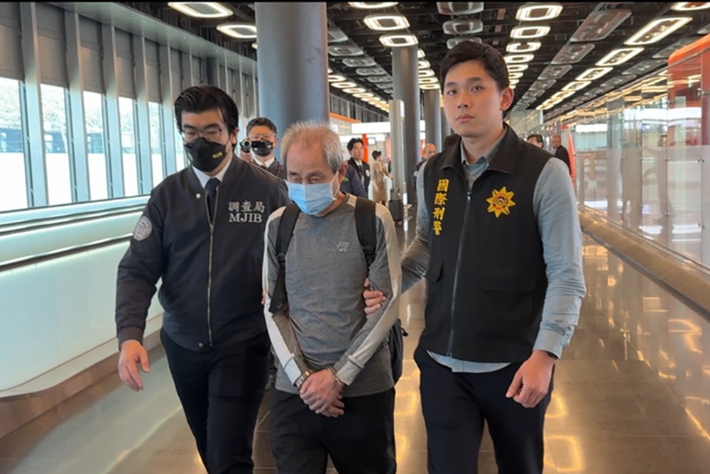 涉毒潛逃菲律賓　因毒品在菲服刑7年餘8旬翁今遣返