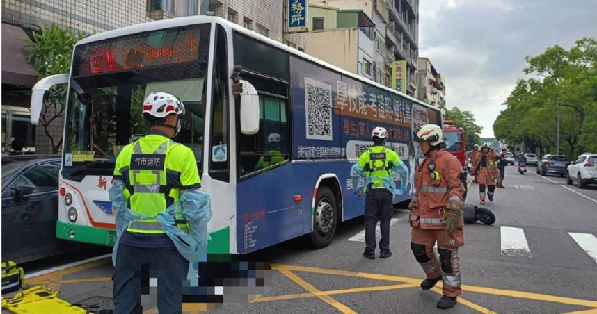 新竹東區死亡車禍!機車騎士疑擦撞公車摔倒 遭捲入車底宣告不治