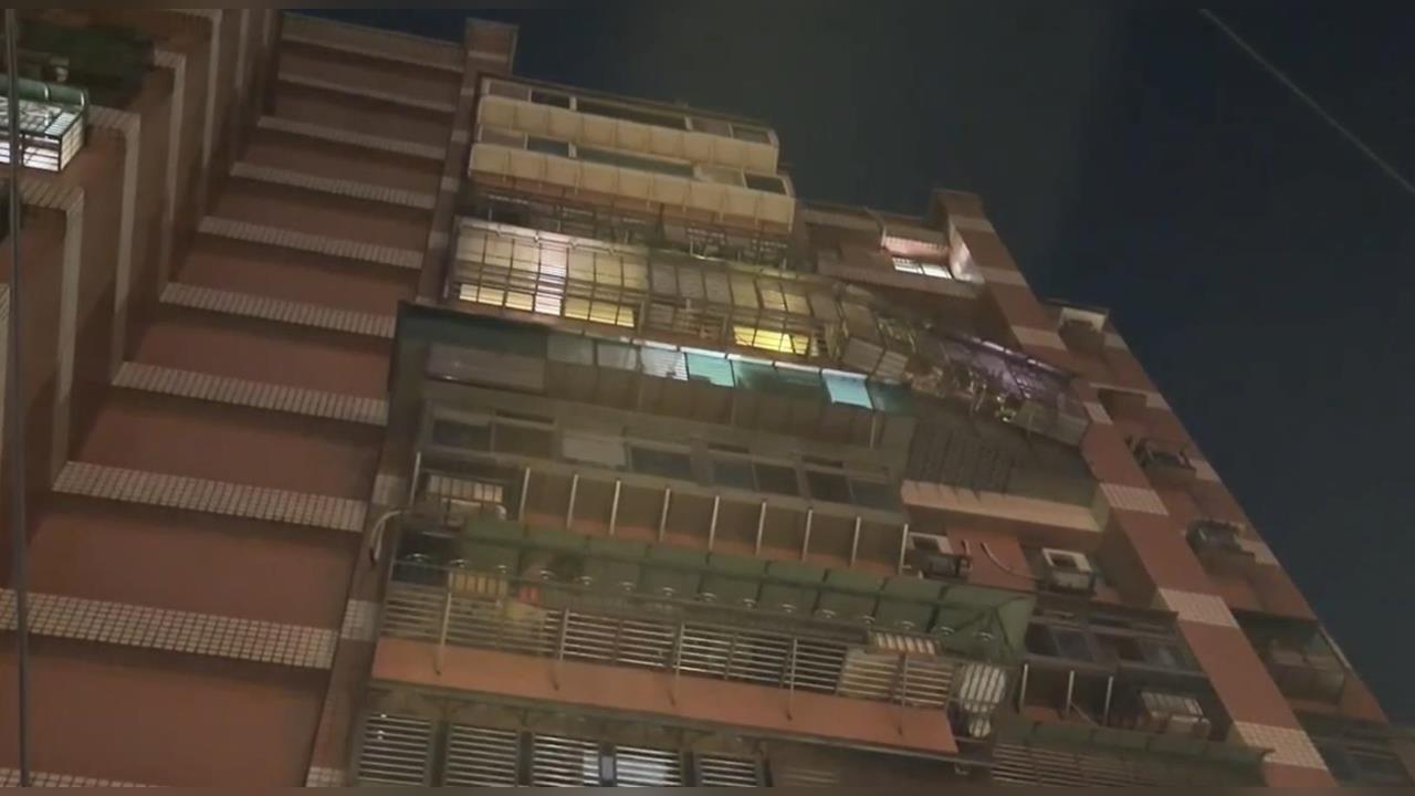 快新聞／基隆男「為200元風衣殺母」墜樓亡！相驗身中約10刀　致命傷曝光了