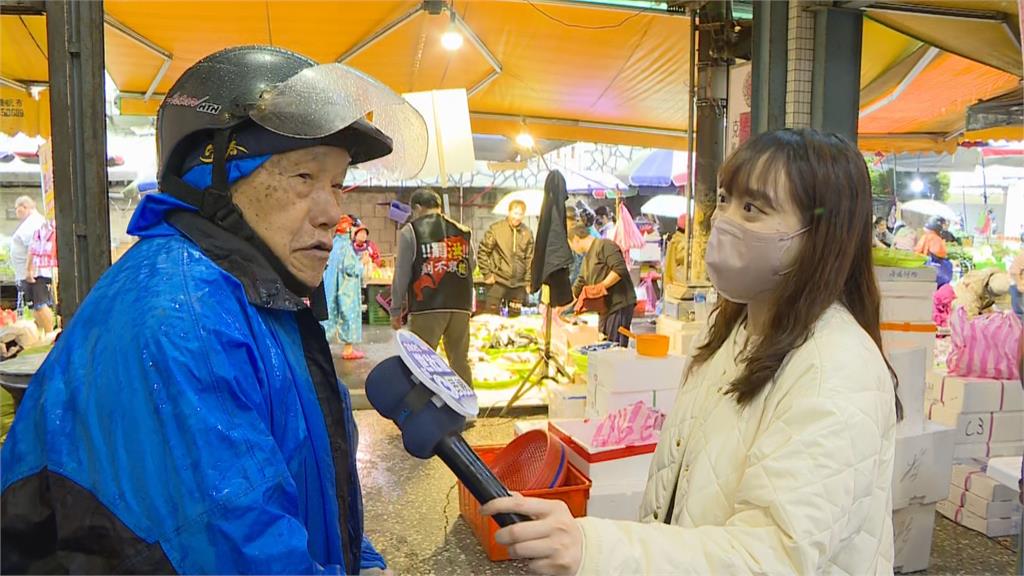快新聞／一口氣拿10份連署書！阿伯劍指洪孟楷　直言：亂台不行
